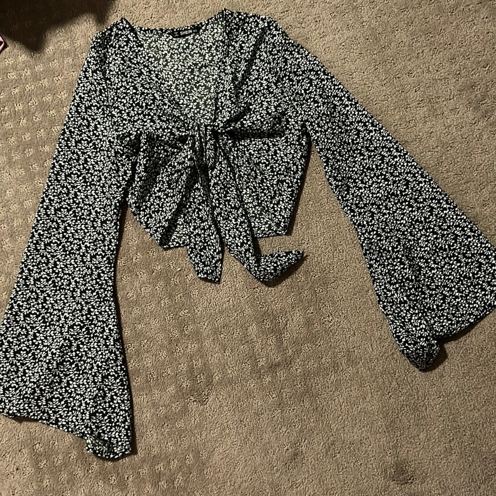 Bell sleeve top